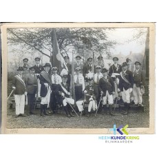 1932 Officierenkorps schoolplein Mariaschool F00002848